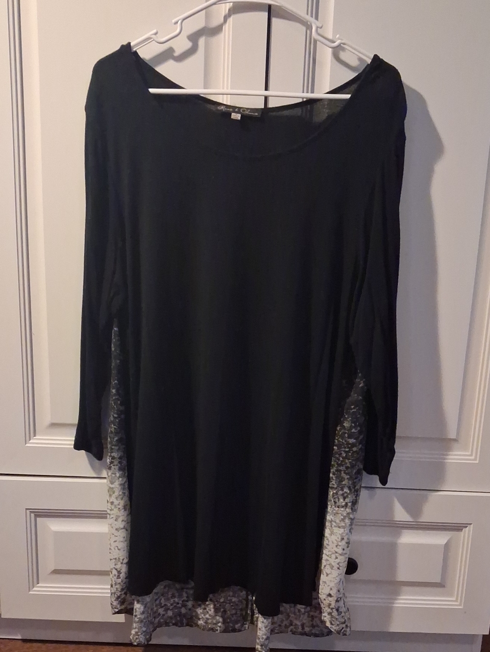 3/$12 Rose & Olive Black Long Sleeve Tunic Top